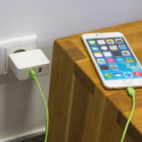 LogiLink USB Steckdosenadapter 2x USB 17W Schnellladegerät Weiß