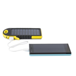 Solar Powerbank 4000 mAh mit LED Taschenlampe 2 USB Ausgänge Camping Outdoor